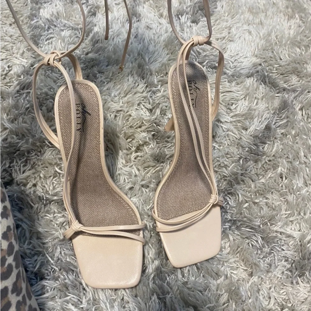 Oh polly tan heels - Picture 4 of 5